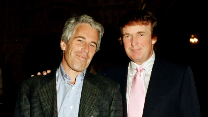 Los demócratas publican una nota de cumpleaños que supuestamente le envió Donald Trump a Jeffrey Epstein