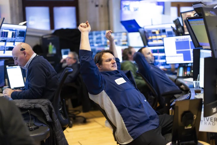 Wall Street cierra por tercer día en rojo jalonado por la caída del S&P 500 y de Oracle