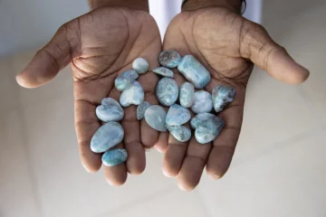 La única mina de larimar del mundo, en República Dominicana, busca mejorar su seguridad
