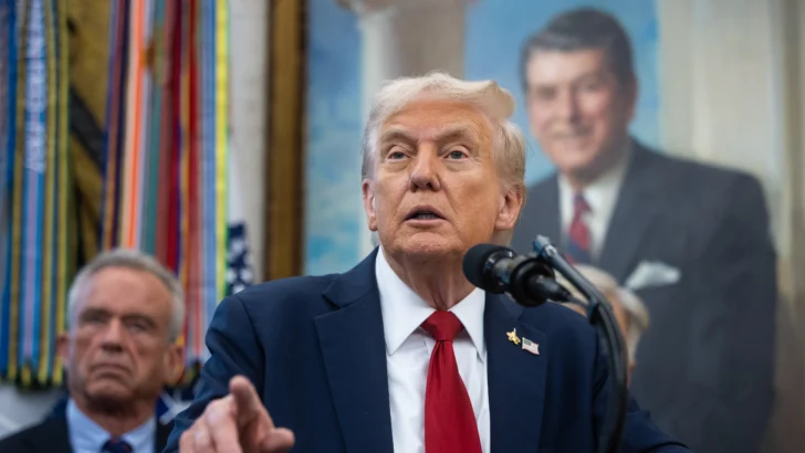 Trump dice que el Gobierno Federal cerrará 