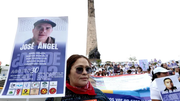 México: familias de desaparecidos marchan pidiendo justicia ante los 120.000 casos