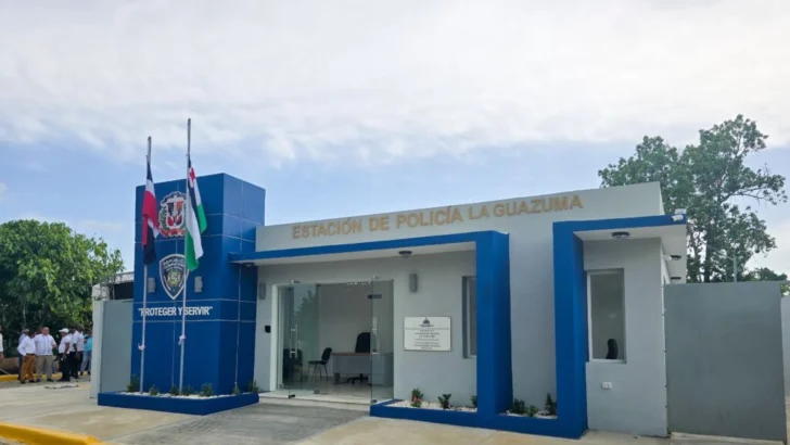 Gobierno entrega estación de policía en La Guazuma