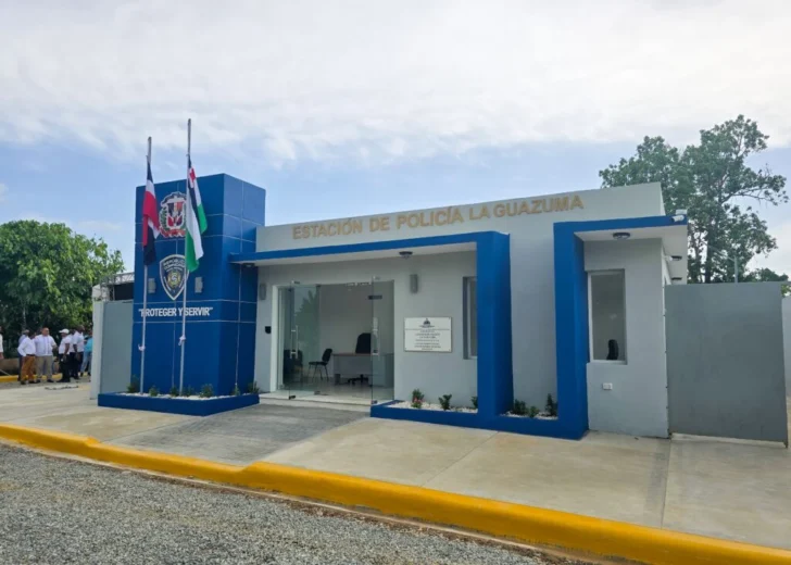 Gobierno entrega estación de policía en La Guazuma