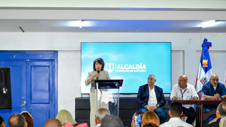 Alcaldía de Santiago y FEDA realizan conferencia “Siembra tu Pueblo” dirigida a empleados municipales Alcaldía de Santiago y FEDA realizan conferencia “Siembra tu Pueblo” dirigida a empleados municipales