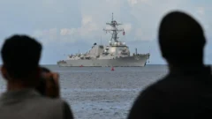 Buque lanzamisiles estadounidense llega a Trinidad y Tobago, frente a Venezuela