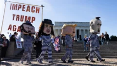 Miles de localidades de EE.UU. se llenan de protestas 'No Kings' contra Trump
