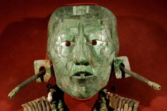 5 de los tesoros más valiosos del mundo que intentaron robar del Louvre y otros museos