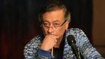 Petro apunta a que nueva lancha bombardeada era colombiana y acusa a Trump de abrir guerra en el Caribe