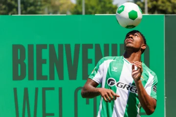 Junior Firpo sufre una lesión que le tendrá de baja varias semanas Junior Firpo sufre una lesión que le tendrá de baja varias semanas