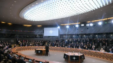 Ante las amenazas rusas, la OTAN busca una respuesta en una reunión entre ministros de Defensa