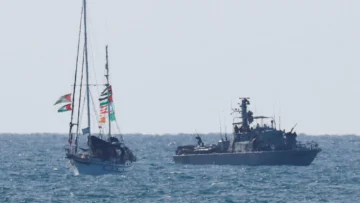 El último barco de la flotilla que se dirigía a Gaza fue interceptado por Israel
