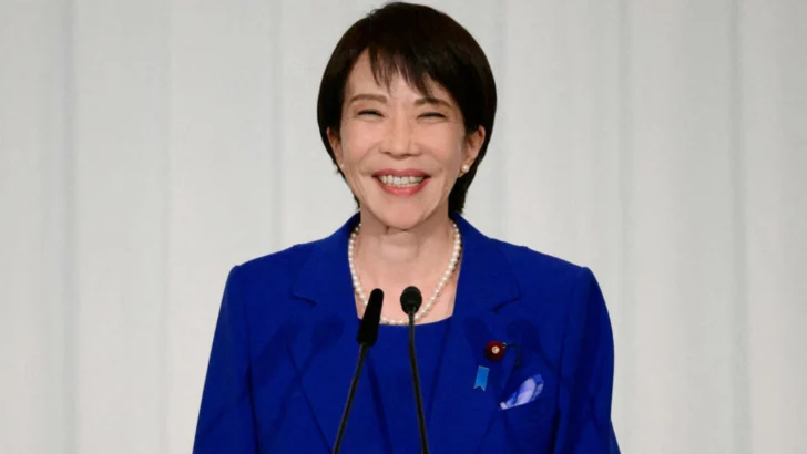 Takaichi se impone como líder de su partido y se perfila como primera jefa del Gobierno en Japón