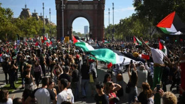 Miles de manifestantes marchan en Barcelona en apoyo a Palestina Miles de manifestantes marchan en Barcelona en apoyo a Palestina