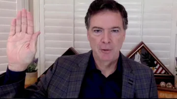 Exjefe del FBI James Comey se declara inocente en un caso del Departamento de Justicia impulsado por Trump Exjefe del FBI James Comey se declara inocente en un caso del Departamento de Justicia impulsado por Trump