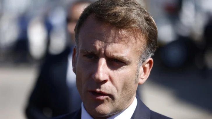 Macron pide trabajar por la estabilidad, mientras la oposición presenta mociones de censura