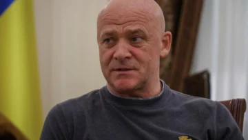 Zelenski retira la nacionalidad a opositores considerados prorrusos, entre ellos el alcalde de Odesa