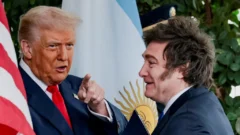 Se están muriendo: Trump justifica su ayuda a Argentina y oficializa acuerdo por USD 20.000 millones