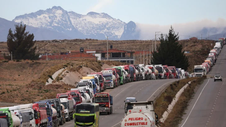 Escasez y comicios: Bolivia busca garantizar el balotaje pese a la falta de combustible
