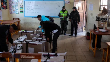 Jorge Tuto Quiroga o Rodrigo Paz: Bolivia, un balotaje que solo mira a la derecha Jorge Tuto Quiroga o Rodrigo Paz: Bolivia, un balotaje que solo mira a la derecha