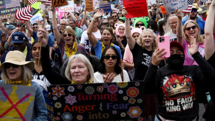 No Kings convoó a miles de estadounidenses a manifestarse contra la política interna de Trump