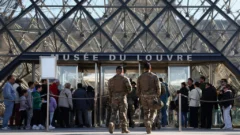 El museo del Louvre instalará nuevos dispositivos de seguridad antes de fin de año