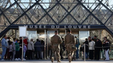 El museo del Louvre instalará nuevos dispositivos de seguridad antes de fin de año El museo del Louvre instalará nuevos dispositivos de seguridad antes de fin de año
