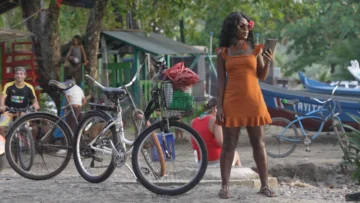 Puerto Viejo, el enclave bilingüe de Costa Rica que ha atraído desde hace siglos a migrantes afrocaribeños y ahora recibe a cientos de estadounidenses