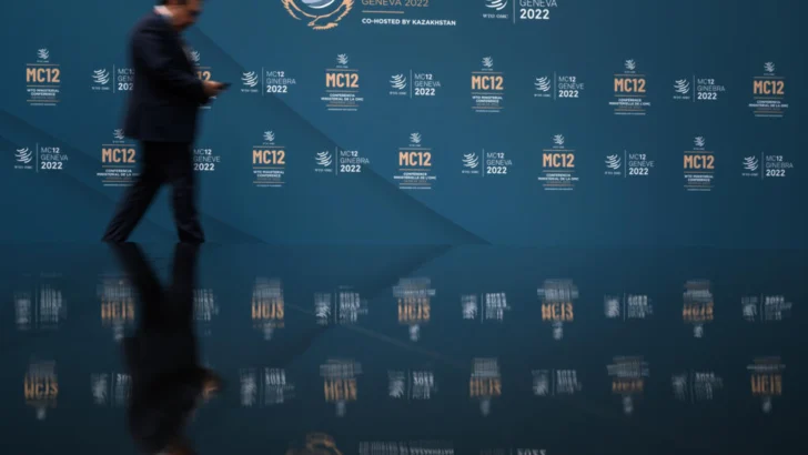 La OMC mejora sus previsiones sobre el comercio mundial para 2025