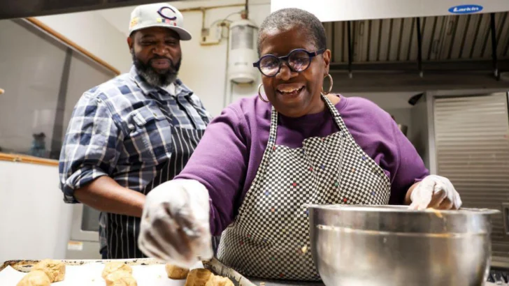'Descubrí que mi madre biológica era la dueña de la panadería que yo frecuentaba en el barrio'