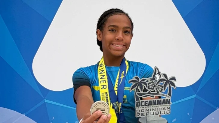 Sarah Ochoa clasificó al OCEANMAN DUBAI con dos medallas en primer OCEANMAN RD