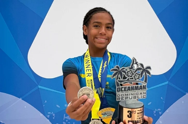Sarah Ochoa clasificó al OCEANMAN DUBAI con dos medallas en primer OCEANMAN RD