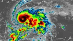 El huracán Melissa alcanza la categoría 5 y amenaza a Jamaica en su avance por el Caribe
