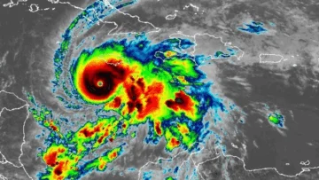 El huracán Melissa alcanza la categoría 5 y amenaza a Jamaica en su avance por el Caribe