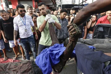 Río de Janeiro en imágenes: entre 119 y 132 muertos en la operación policial más letal de la historia Río de Janeiro en imágenes: entre 119 y 132 muertos en la operación policial más letal de la historia