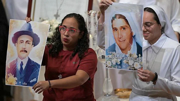 El 'médico de los pobres' y una monja educadora: quiénes fueron José Gregorio Hernández y Carmen Rendiles, los primeros venezolanos que el Vaticano declaró santos