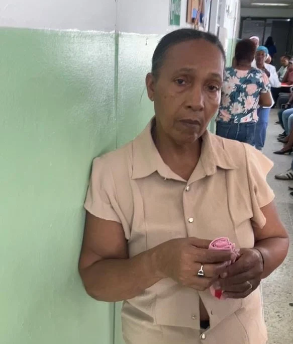 Familiares reportan como desaparecida señora de 63 años en ensanche Espaillat