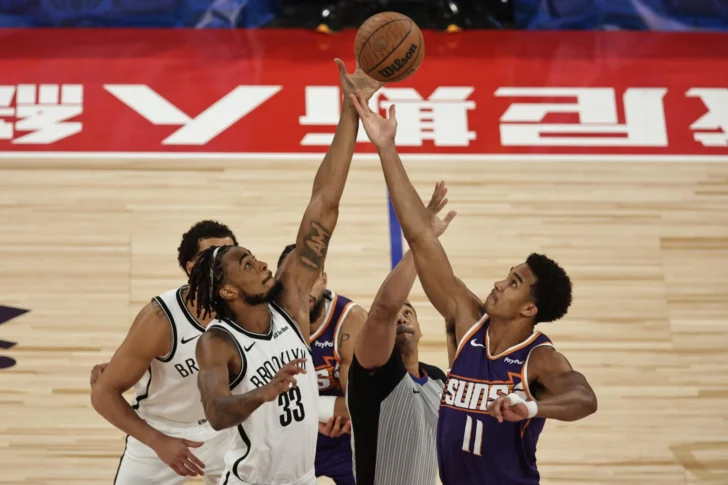 Los Brooklyn Nets remontan ante los Suns en China