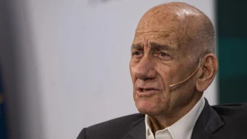 'La división en Israel es mucho más profunda y dolorosa como consecuencia del trauma del 7 de octubre': entrevista a Ehud Olmert, ex primer ministro israelí 'La división en Israel es mucho más profunda y dolorosa como consecuencia del trauma del 7 de octubre': entrevista a Ehud Olmert, ex primer ministro israelí