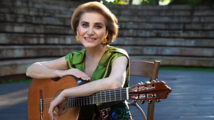 'Mi guitarra me esperaba hasta que pudiese levantarme otra vez': Berta Rojas, la artista que le dio el primer Latin Grammy a Paraguay tras superar el cáncer de mama