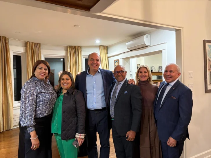 Escultor dominicano Juan Trinidad es reconocido en Canadá