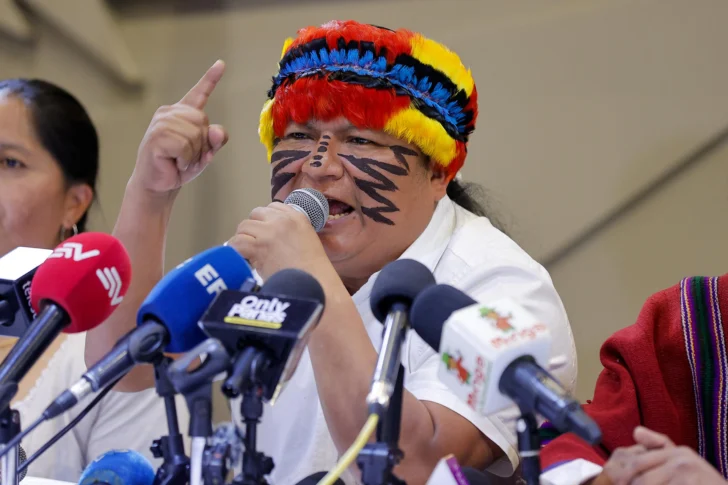  El presidente de la Confederación de Nacionalidades Indígenas (Conaie), Marlon Vargas, habla durante una rueda de prensa en Quito (Ecuador). EFE/José Jácome