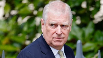 Andrés, hermano del rey Carlos, pierde el título de príncipe y tiene que abandonar la mansión de Windsor Andrés, hermano del rey Carlos, pierde el título de príncipe y tiene que abandonar la mansión de Windsor