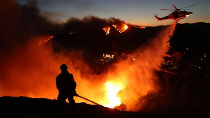 Detienen por una imagen en ChatGPT al principal sospechoso del devastador incendio de Palisades en Los Ángeles que mató a 12 personas y destruyó 6.000 casas