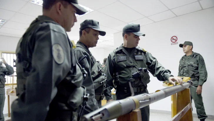 Maduro anuncia defensa de Caracas y zona del Caribe con 