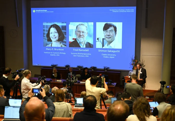 El Nobel de Medicina premia a dos estadounidenses y a un japonés