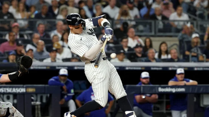 Los Yanquis resucitan ante Toronto que están a una victoria, como los Marineros