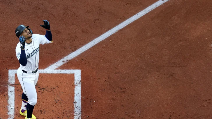 Azulejos despiertan con paliza a los Marineros que inició ganando con Julio Rodríguez