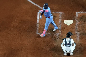 Los Azulejos igualaron a Marineros, con Guerrero Jr. otra vez protagonista Los Azulejos igualaron a Marineros, con Guerrero Jr. otra vez protagonista