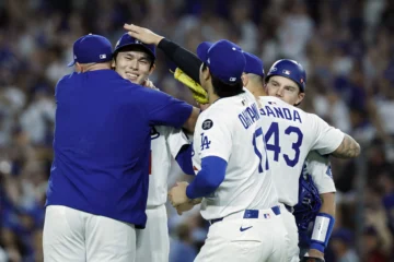 Los Dodgers avanzan a su segunda Serie Mundial consecutiva con tres jonrones de Ohtani