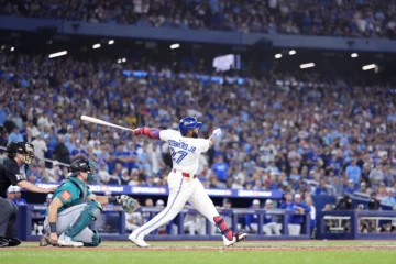 Guerrero Jr. clave para que este lunes se decida quien enfrentará a los Dodgers